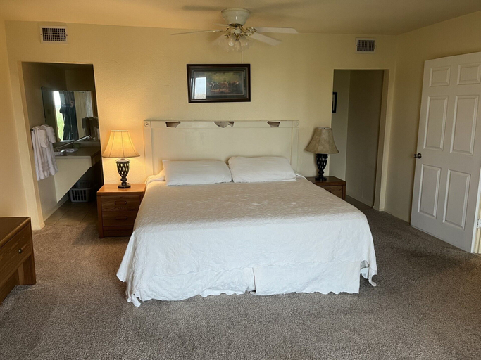 Room 2, The Lodge, Wise