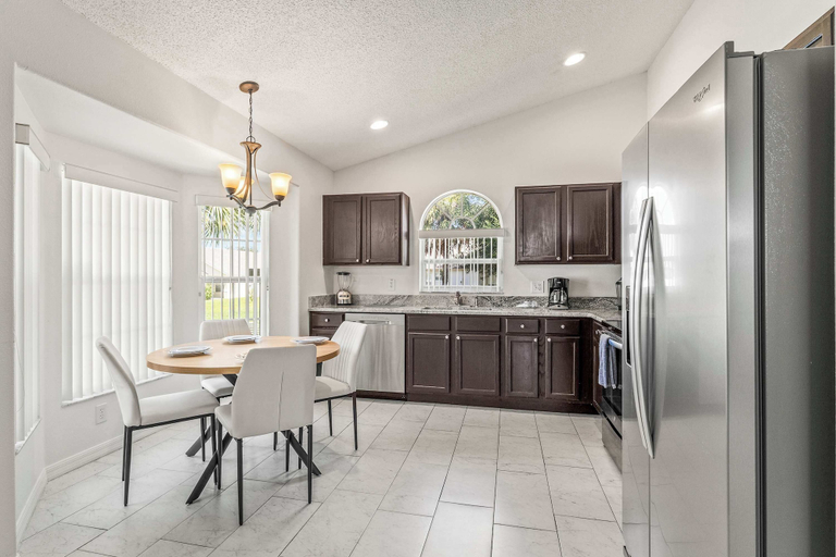 Private kitchen 3, Magical Family Getaway 10ppl, Osceola
