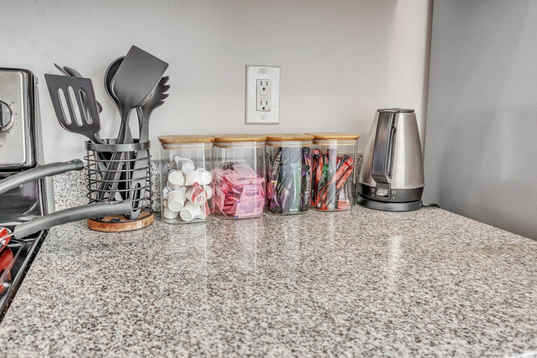 Private kitchen 5, Upscale 3BR TownhouseMins to Downtown, Wake