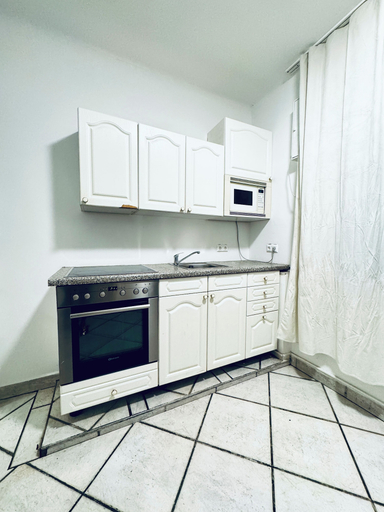Private kitchen 5, Spacious Budget Home Garden Stay, Wien