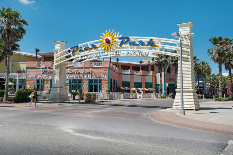 Exterior & Views, Calypso 3-2112, Bay