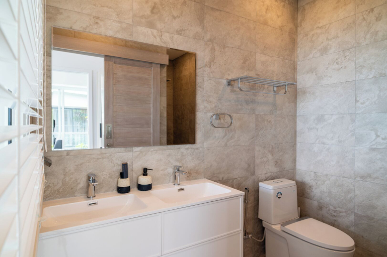 Bathroom 4, 2bedroom TopFloorSeaView apartment KBR39, Ko Samui