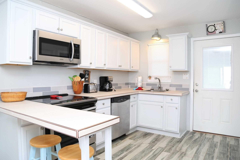Private kitchen 2, Harbor House B4 2 Bedroom Condo by RedAwning, Baldwin