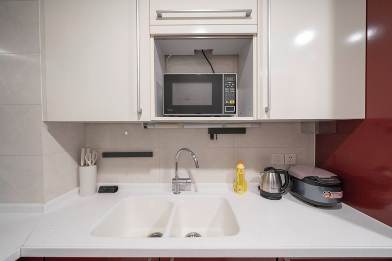 Private kitchen 4, Tyms 2BR APT Hongqiao Yucui Garden, Shanghai
