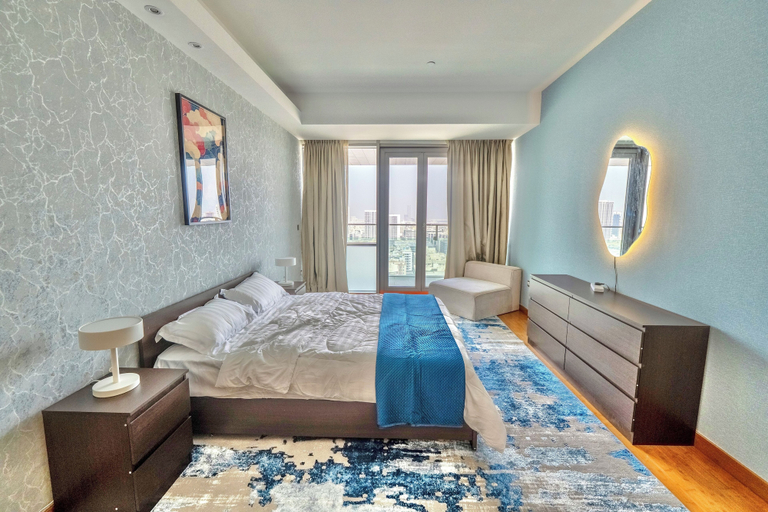Room 2, Luxury Vacation Home Nr Metro DWTC, Dubai