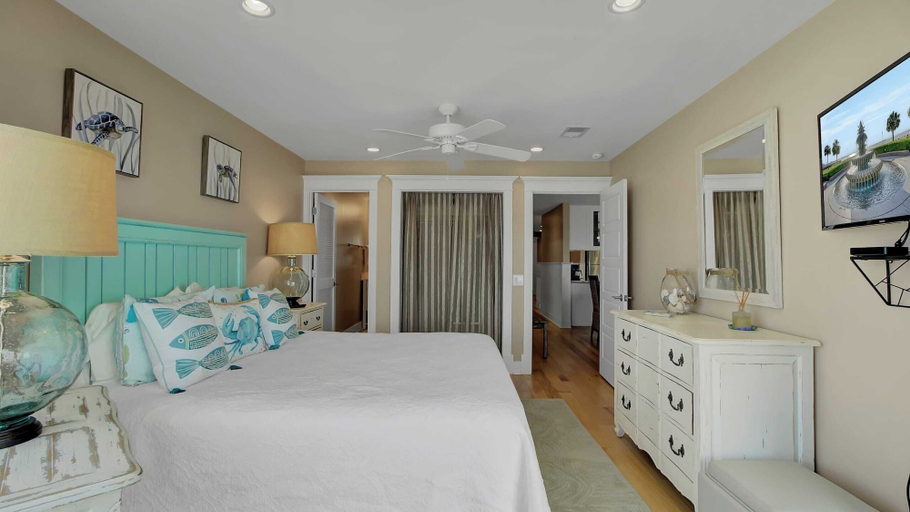 Bedroom 2, 211 Seascape by Avantstay Oceanfront View + Pool, Charleston