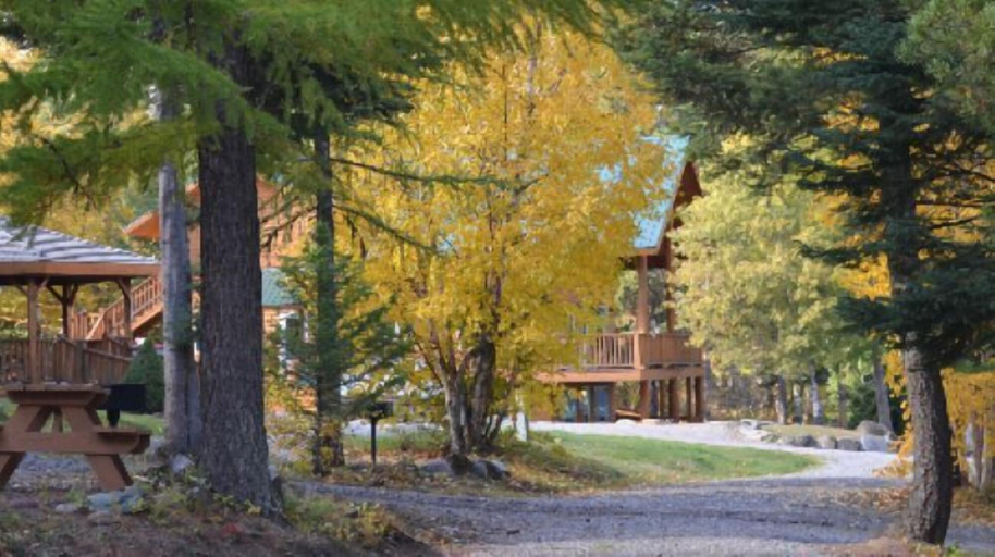 Terrace/patio 4, Timber Wolf Campground Resort & Jeep Rentals, Flathead