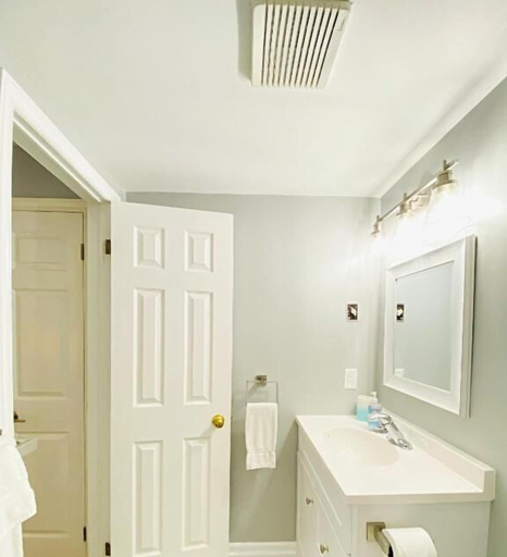 Bathroom, Slopeside Studio Wifi Towels Ski in Out, Grey