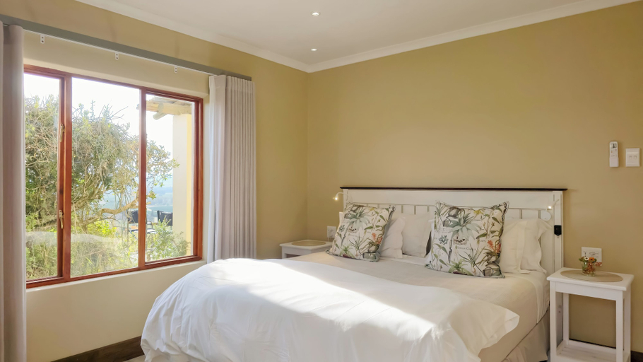 Bedroom 2, Hitgeheim Garden Cottages, Cacadu