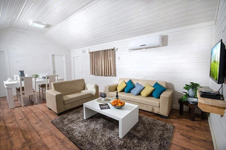 Living area 3, Atnahta Bayarden