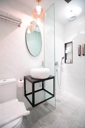 Room 5, Hotel Calmo Hamilton, Singapore