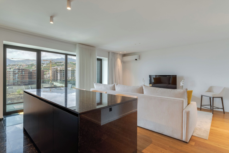 Living area 4, Oceanview Pearl Apartment, Funchal