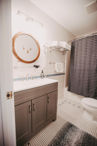 Bathroom 3, Goldsmiths Bed and Breakfast, Missoula