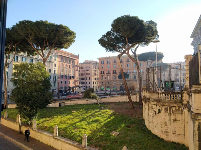 Others 4, Residenza Italia nel Quartiere Monti, Rome