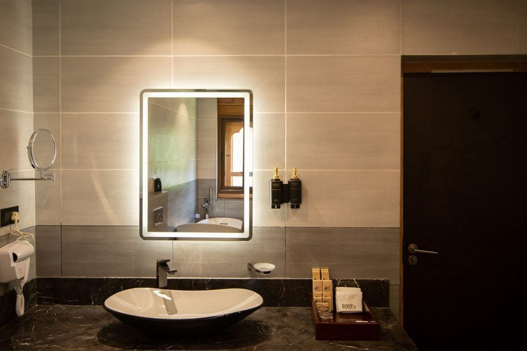 Bathroom 5, Rustic Roots Resort and Spa, Lamgong
