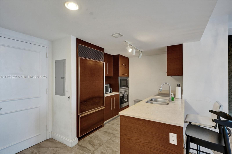 Private kitchen 3, The Bay Suites - W Miami, Miami-Dade