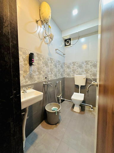 Bathroom 4, Hotel Elite Stay, Pune