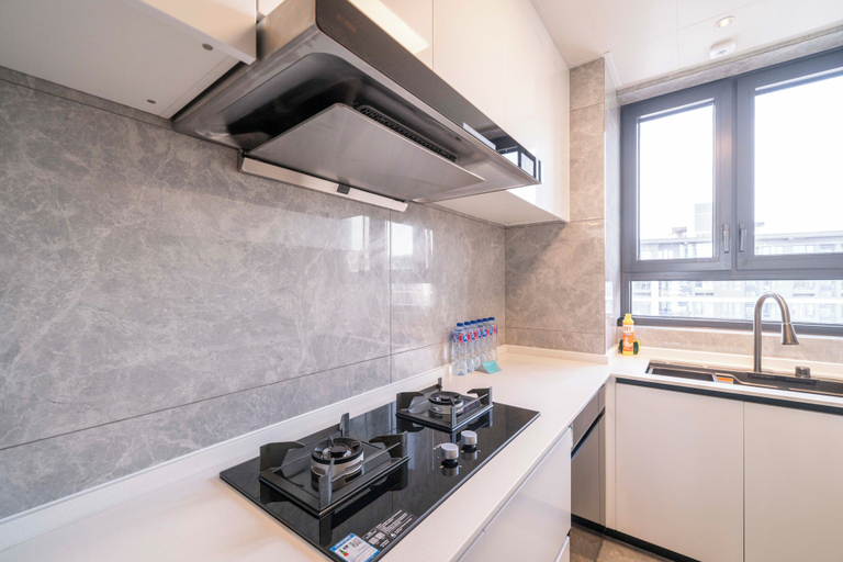 Private kitchenette 4, Tyms Hongqiao Deluxe 3BR 2BA APT, Shanghai