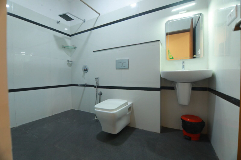 Bathroom 5, Hotel Mountain Hues Thekkady, Idukki