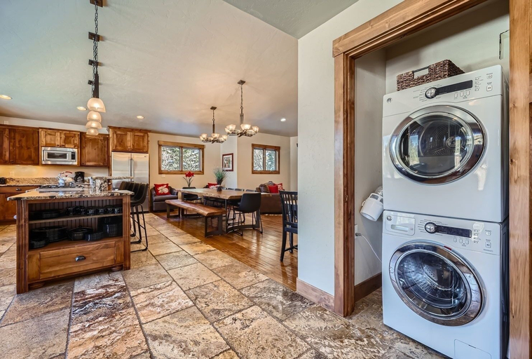 Interior 3, Casa De Plata 5 Bedroom Home by RedAwning, Summit