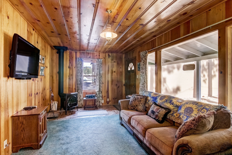 Interior 5, 3993c Cedar Lake Tahoe 2 Bedroom Cabin by RedAwning, El Dorado