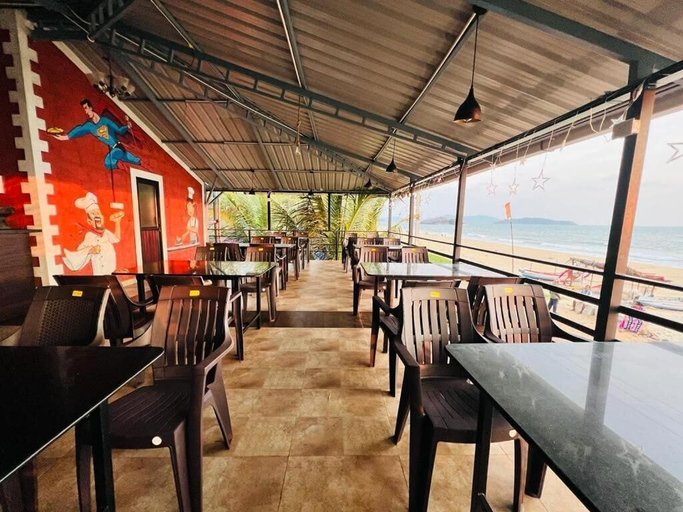 Outdoor dining, Ocean Paradise Beach Homestay, Uttara Kannada