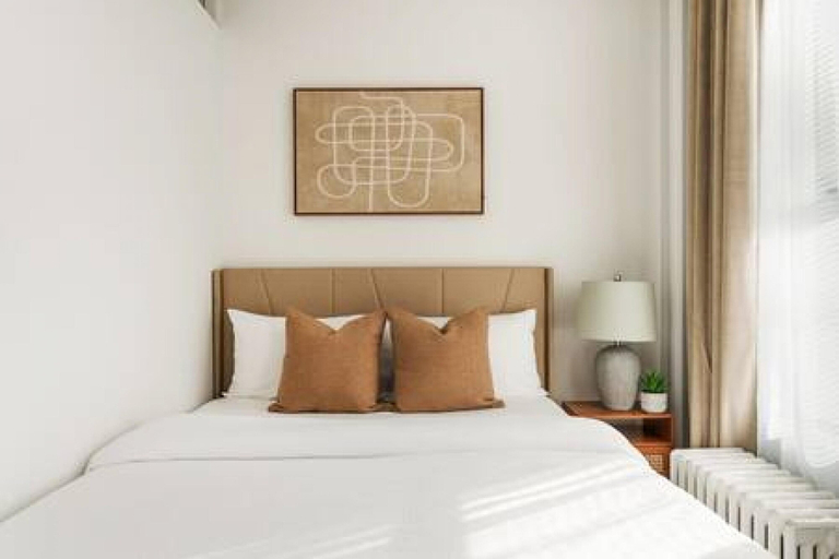 Room 5, 444-2e Modern 2BR Hell s Kitchen, New York