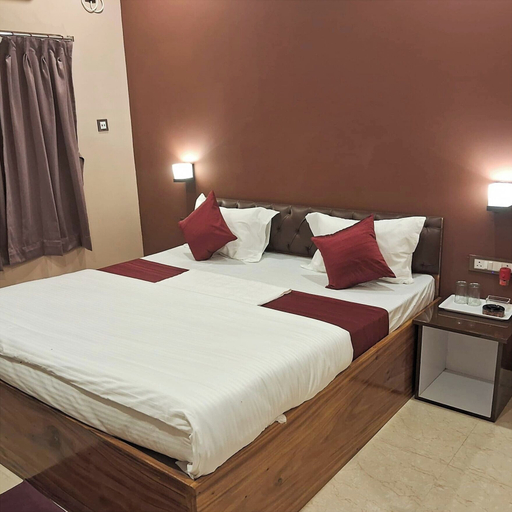 Room 4, Hotel Shriman Palace Puri, Puri