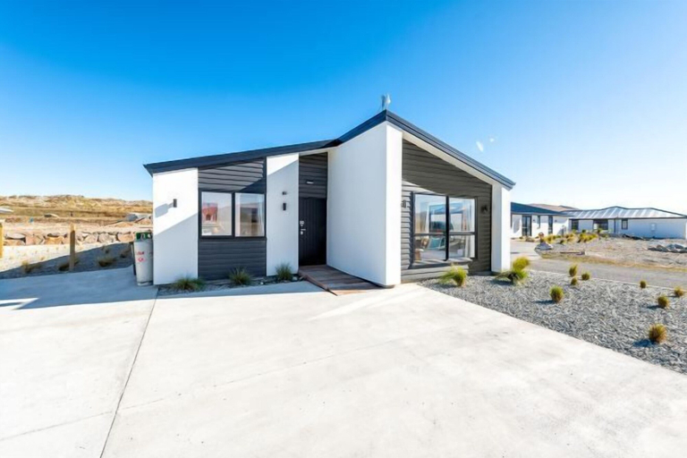 Exterior 4, Alpine Star, Mackenzie