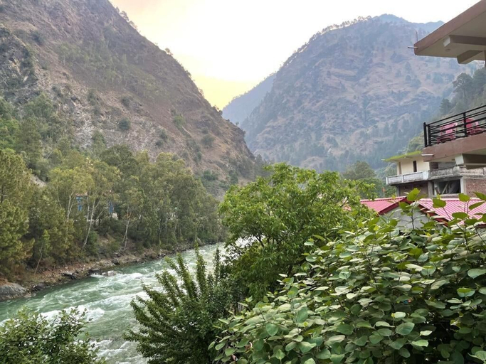 Others 5, Tirthan Grand Riverside, Kullu