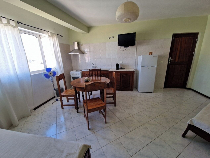 Others 5, Residencial Raiar