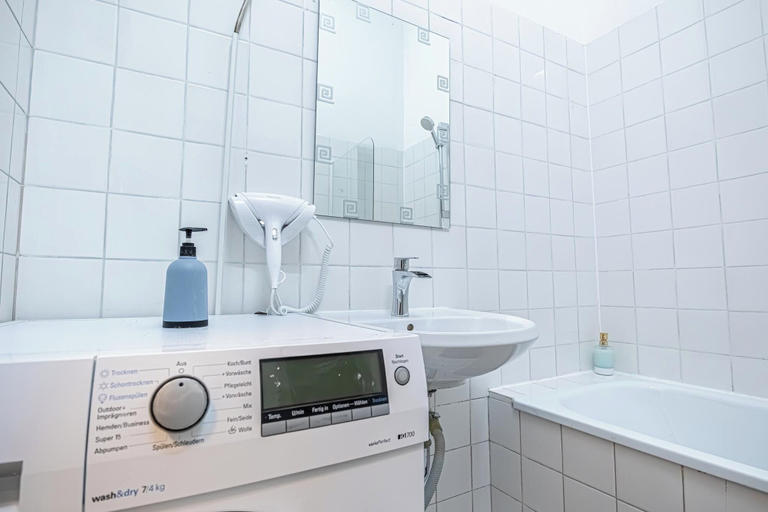 Bathroom 5, Cozy 1BR Haven Perfect for Long Stay, Wien