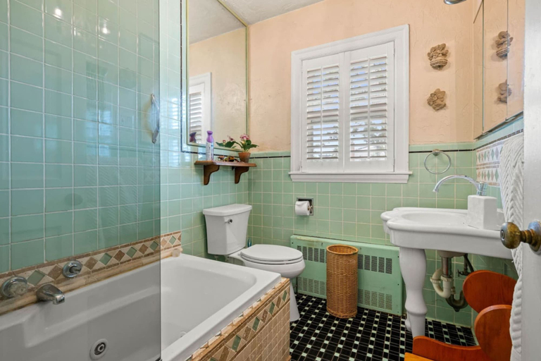 Room 3, Coastal Charm Lobster Ch Teau, Essex