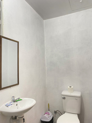 Bathroom 2, Jasmine's Inn at Bucana Beach, El Nido