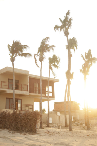 Front of property 3, Lahaina Hotel, Amontada