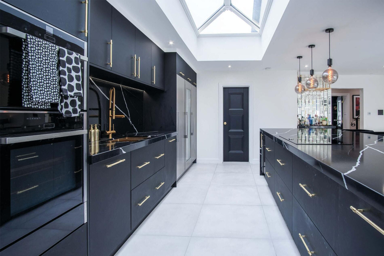 Private kitchen 5, Castell Morlais - Luxurious 5 Bed - Pontsticill, Merthyr Tydfil