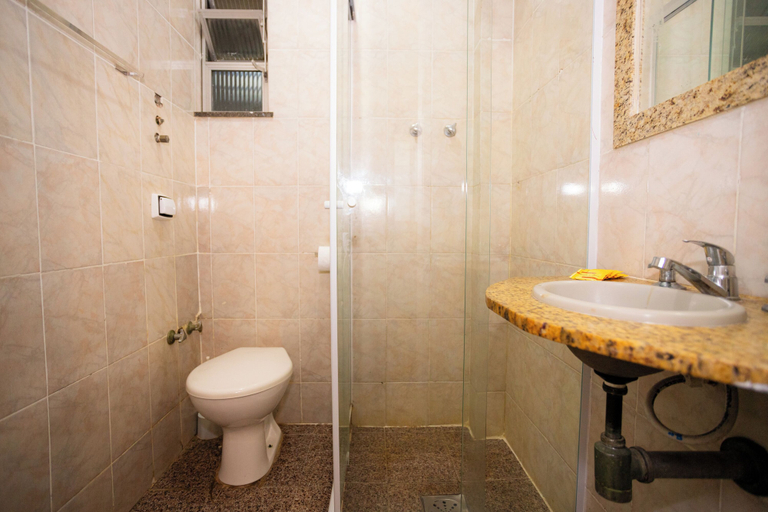 Bathroom 3, SUH Copacabana 108 Cozy Beach, Rio de Janeiro