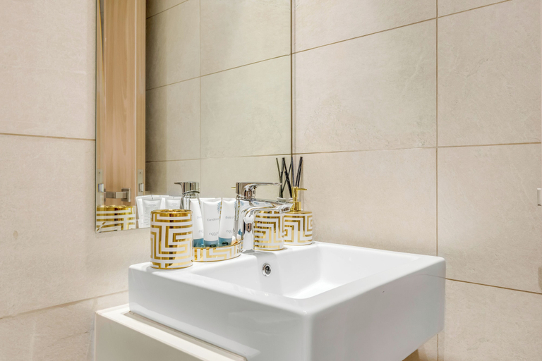 Bathroom 5, Luxury Apartments in Meydan, Dubai