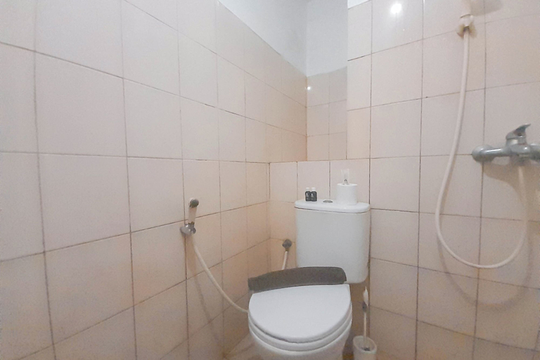 Bathroom 4, 1Br Near Gedebage Station At Tamansari Panoramic Apartment, Bandung