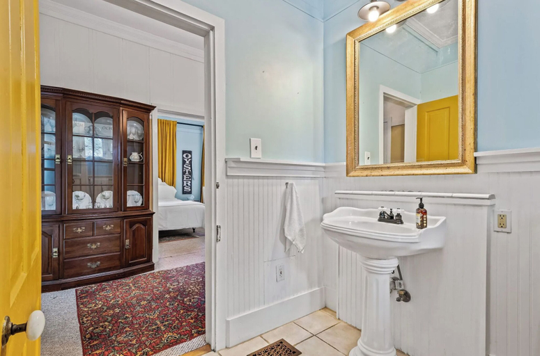 Bathroom 4, The Old Carrabelle Hotel, Franklin