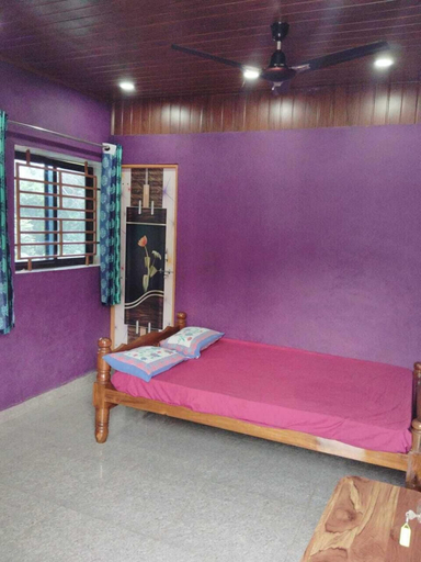Room 3, Naga Chowdeshwari Homestay, Uttara Kannada