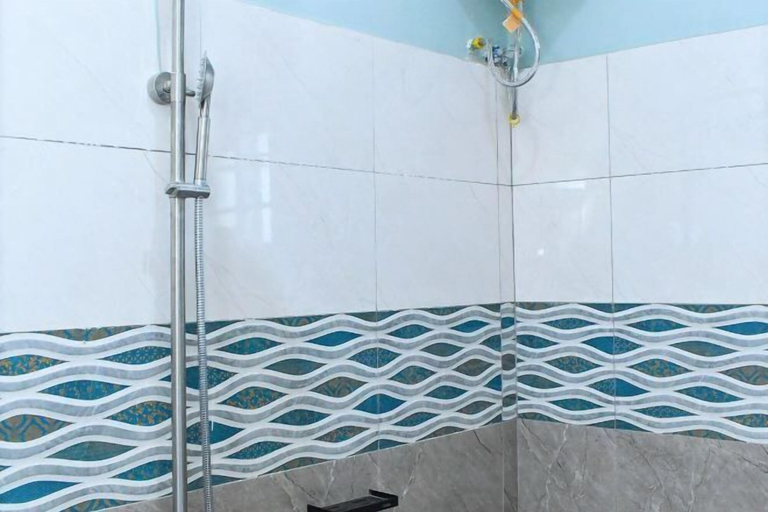 Bathroom 5, The Biira Residence, Busiiro