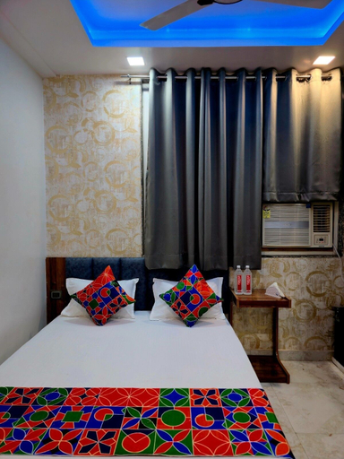 Room 5, Hotel Shiv Grand SV, Kanpur Nagar