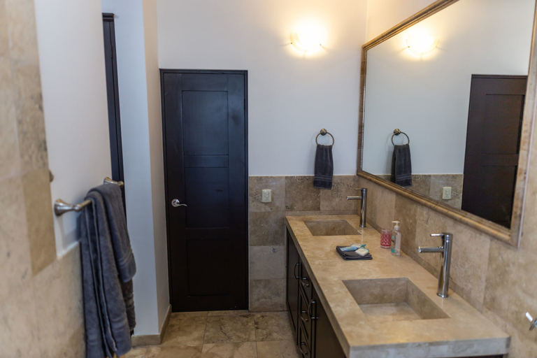 Bathroom 4, Vista Colorada 106 3 BR by Casago, La Paz