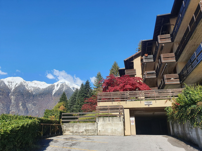 Room 2, 026 Bilocale con Caminetto Giustino, Trento