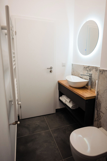 Bathroom 3, At Georges Stay & Fly, Otopeni