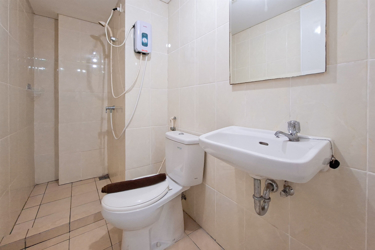 Bathroom 4, Best Location 2Br Apartment At M-Town Residence Near Summarecon Mall, Tangerang