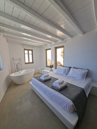 Room 3, ANDELIAS SIGNATURE SUITES, South Aegean