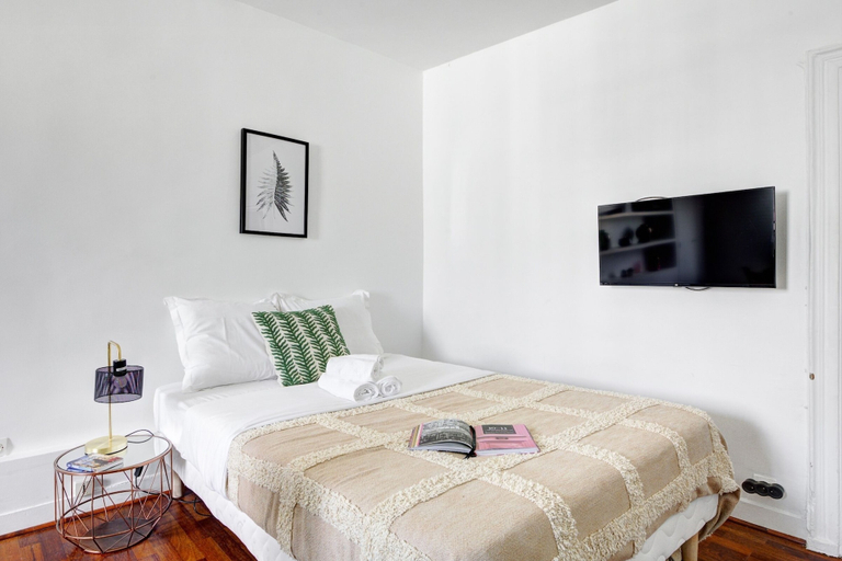 Room 4, Stylish 1BR in Le Marais District, Paris