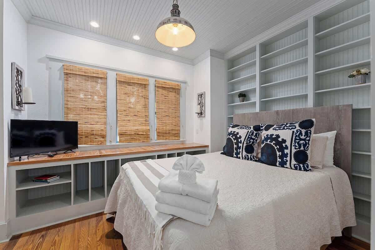 Room 3, Life is Gruene-riverfront Luxury-1mi To Gruenehall, Comal